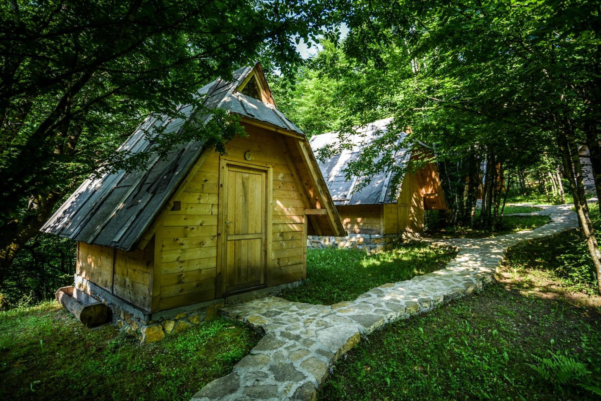 Camp Divlja Rijeka Hotel Hum Bagian luar foto