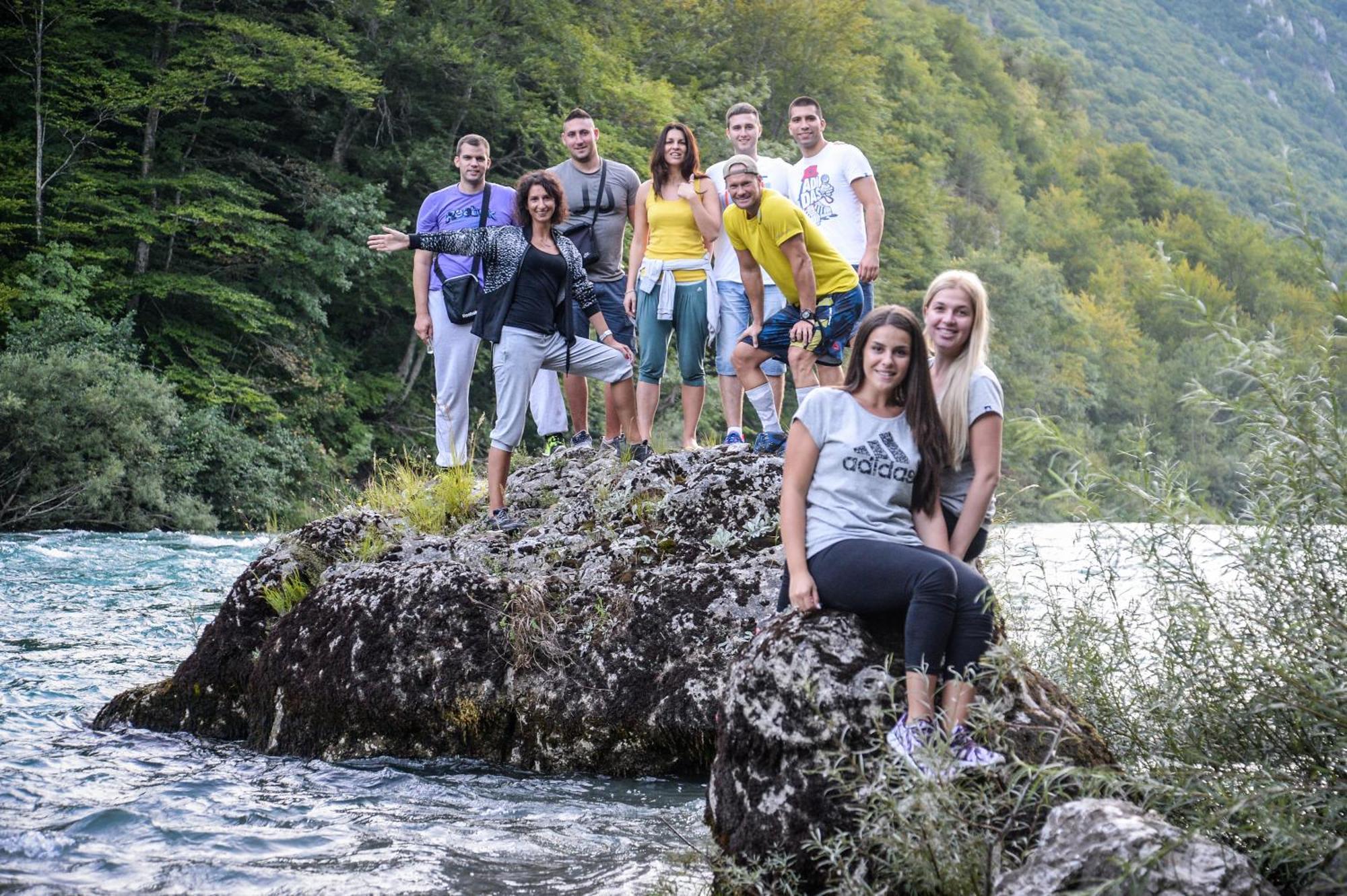 Camp Divlja Rijeka Hotel Hum Bagian luar foto