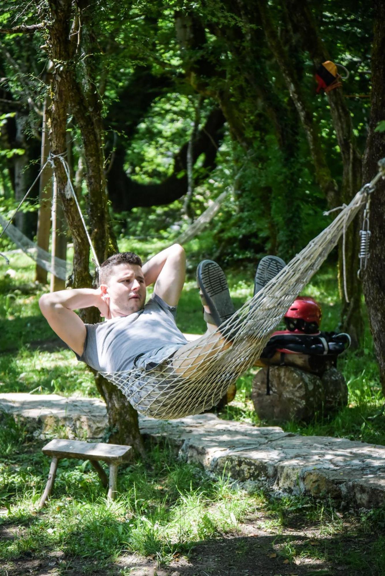 Camp Divlja Rijeka Hotel Hum Bagian luar foto